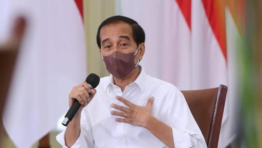 Presiden Joko Widodo menerima sejumlah seniman senior di Istana Kepresidenan Bogor, pada Rabu, 23 Februari 2022. Dalam pertemuan tersebut, para seniman senior antara lain menyampaikan aspirasi mereka terkait kebudayaan. (Dok: Biro Pers Sekretariat Presiden)