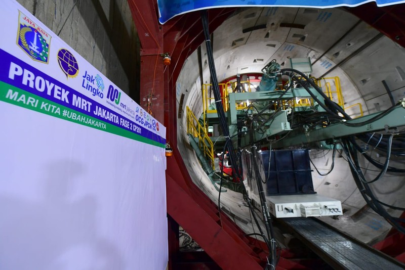 Presiden Jokowi Luncurkan Tunnel Boring Machine MRT Jakarta Fase 2A, 24 Februari 2022 Presiden Jokowi Luncurkan Tunnel Boring Machine MRT Jakarta Fase 2A, 24 Februari 2022