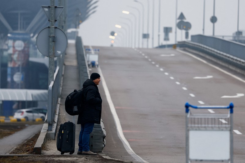 Bandara Kyiv, Ukraina ditutup sementara akibat serangan Rusia. (REUTERS/UMIT BEKTAS) Bandara Kyiv, Ukraina ditutup sementara akibat serangan Rusia. (REUTERS/UMIT BEKTAS)