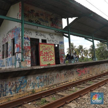 Penuh Coretan, Stasiun Pondok Rajeg Bakal Dibangkitkan Lagi