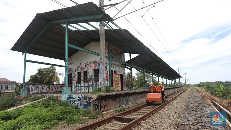 Stasiun Pondok Rajeg yang sudah tidak aktif di Cibinong, Kabupaten Bogor, Jawa Barat, Kamis (24/2/2022). (CNBC Indonesia/Andrean Kristianto) Stasiun Pondok Rajeg yang sudah tidak aktif di Cibinong, Kabupaten Bogor, Jawa Barat, Kamis (24/2/2022). (CNBC Indonesia/Andrean Kristianto)