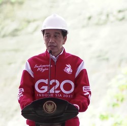 Bagi Jokowi, Bukan Perkara Mudah Geser PLTU ke Energi Hijau