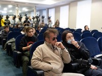 Aktor Amerika Ini Terbang ke Ukraina buat Syuting Film