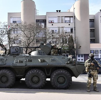 Penampakan Pasukan Ukraina Jaga Kyiv dari Serangan Rusia