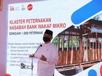 OJK Resmikan Klaster Peternakan Bank Wakaf Mikro