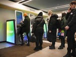 Kiamat ATM Diprediksi Makin Dekat, Gimana Ambil Duitnya?