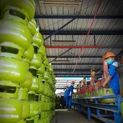 Ini Skenario Bila Harga LPG 3 Kg dan Pertalite Tak Naik