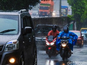 BMKG Prediksi 8 Wilayah Bakal Diguyur Hujan Lebat 15-18 September, Ada Daerahmu?