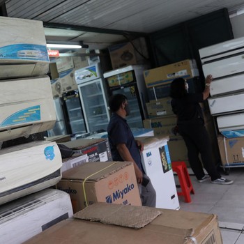 'Tsunami' AC Impor China Banjiri Pasar Indonesia