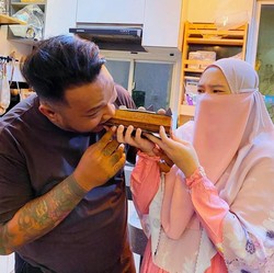 Istri Virgoun: Saham Bukan Judi, Mau Cuan Cepat ya Prostitusi