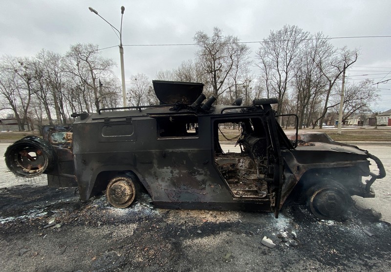 UKRAINE-CRISIS/ A view shows a destroyed Russian Army all-terrain infantry mobility vehicle Tigr-M (Tiger) on a road in Kharkiv, Ukraine February 28, 2022. REUTERS/Vitaliy Gnidyi