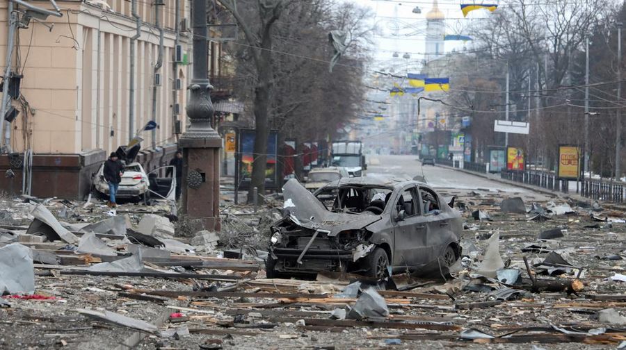 A view shows the area near the regional administration building, which city officials said was hit by a missile attack, in central Kharkiv, Ukraine, March 1, 2022. REUTERS/Vyacheslav Madiyevskyy     TPX IMAGES OF THE DAY