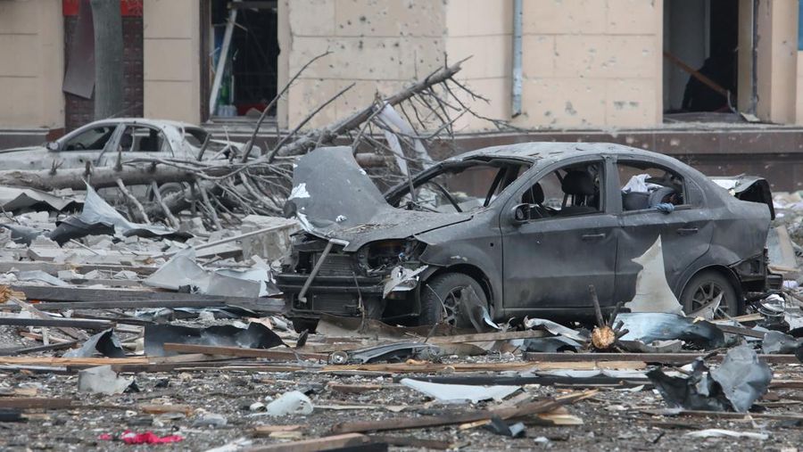 A view shows the area near the regional administration building, which city officials said was hit by a missile attack, in central Kharkiv, Ukraine, March 1, 2022. REUTERS/Vyacheslav Madiyevskyy