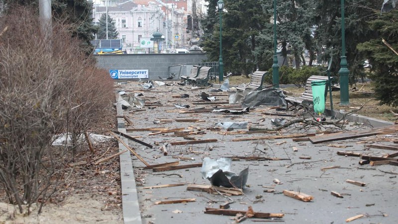 A view shows the area near the regional administration building, which city officials said was hit by a missile attack, in central Kharkiv, Ukraine, March 1, 2022. REUTERS/Vyacheslav Madiyevskyy     TPX IMAGES OF THE DAY