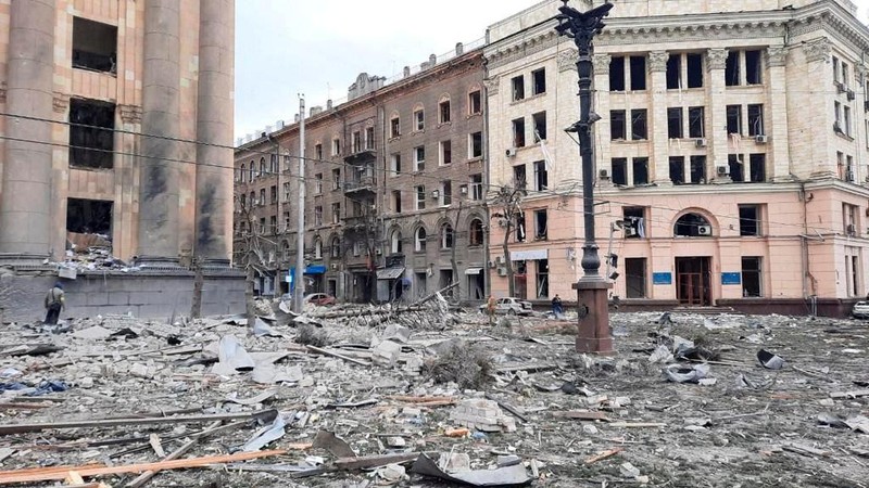 A view shows the area near the regional administration building, which city officials said was hit by a missile attack, in central Kharkiv, Ukraine, March 1, 2022. REUTERS/Vyacheslav Madiyevskyy     TPX IMAGES OF THE DAY