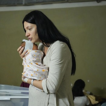 Potret Para Ibu Terpaksa Melahirkan di RS Bawah Tanah Ukraina