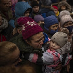 Kejam! Tentara Rusia Tembaki Wanita dan Anak-anak Ukraina