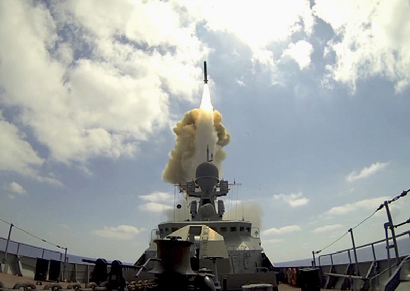 Russia Ukraine War Weapons Explainer FILE - In this frame grab provided by Russian Defense Ministry press service, a long-range Kalibr cruise missile is launched by a Russian Navy ship in the eastern Mediterranean, Friday, Aug. 19, 2016. The Russian invasion of Ukraine is the largest conflict that Europe has seen since World War II, with Russia conducting a multi-pronged offensive across the country. The Russian military has pummeled wide areas in Ukraine with air strikes and has conducted massive rocket and artillery bombardment resulting in massive casualties. (Russian Defense Ministry Press Service photo via AP, File)
