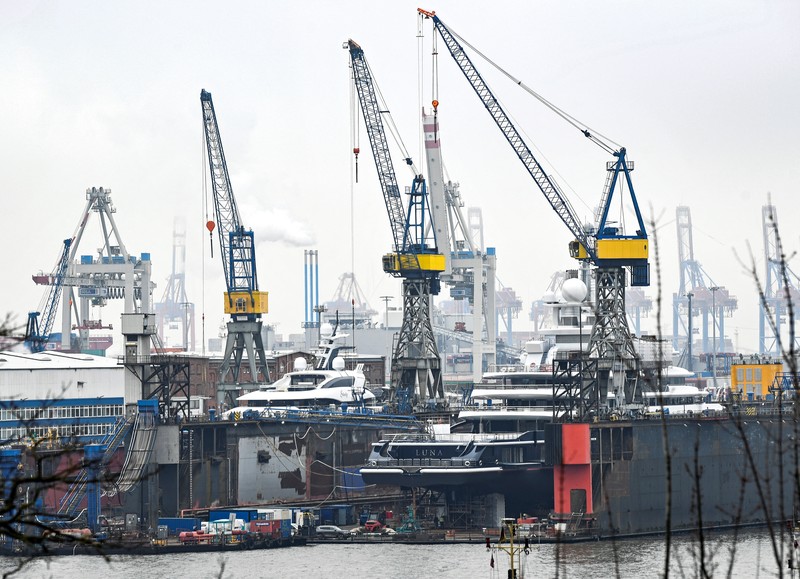 The 115 metre superyacht Luna lies in the Blohm & Voss dock in the harbour in Hamburg, Germany, March 3, 2022. REUTERS/Fabian Bimmer