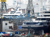 Amsyong! Kapal Mewah Raja Minyak Rusia Disita Prancis