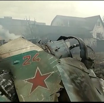 Hangus Terbakar, Potret Jet Rusia Ditembak Jatuh Ukraina