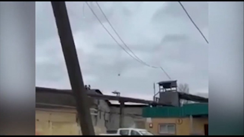 JET Rusia Ditembak Jatuh (AP TV) JET Rusia Ditembak Jatuh (AP TV)