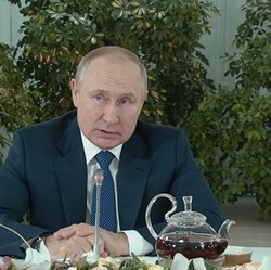 Diam-diam Putin Temui Dokter Spesialis, Idap Kanker Tiroid?