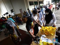 Sudah Berbulan-Bulan Warga RI Harus Antre Demi Minyak Goreng