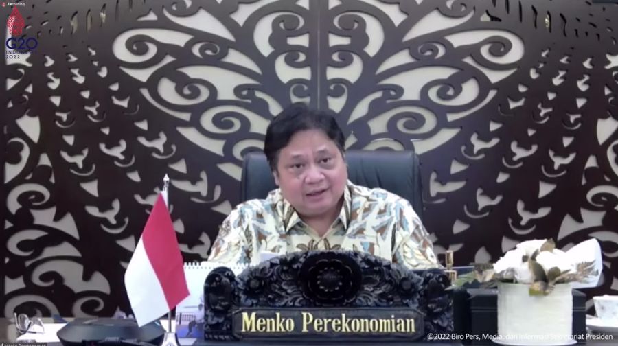 Menteri Koordinator Bidang Perekonomian Airlangga Hartarto Saat Memberikan Keterangan Hasil Ratas Evaluasi PPKM, 7 Maret 2022. (Tangkapan Layar Youtube Sekretariat Presiden)
