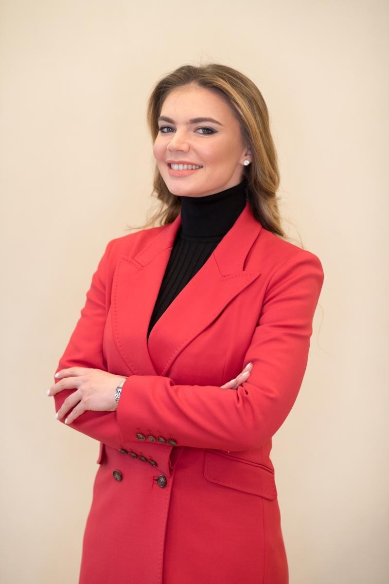 Alina Kabaeva Alina Kabaeva (Tangkapan Layar via website kabaeva-alina.ru)