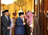 Sarapan Hingga Ngopi, Ini Keakraban Prabowo & Pangeran Saudi