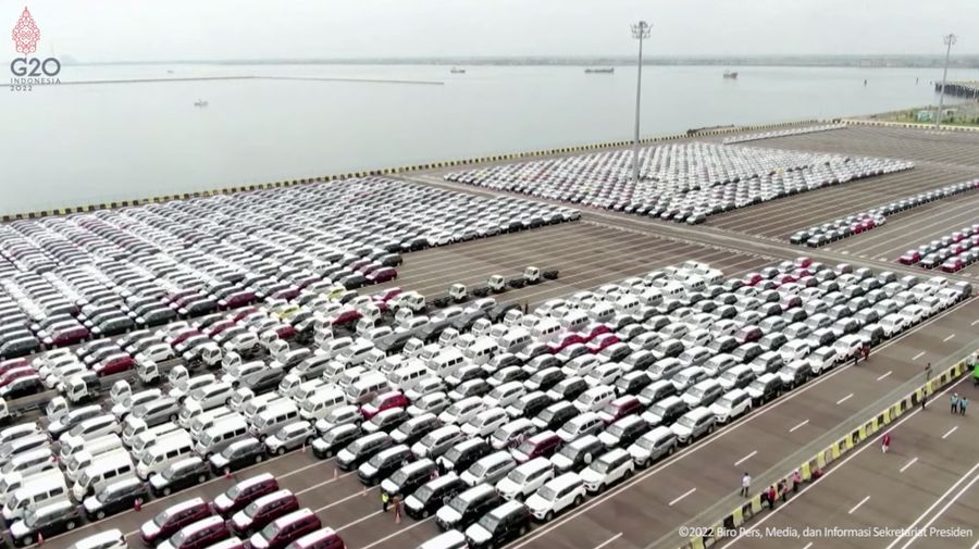 Presiden Jokowi Usai Tinjau Pelepasan Ekspor Mobil, Subang, 8 Maret 2022 (Tangkapan Layar Youtube Sekretariat Presiden)