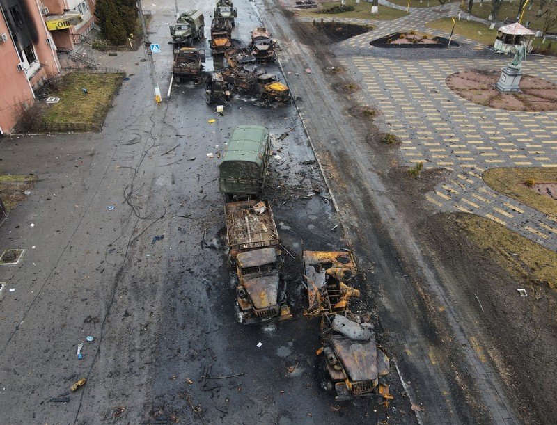 Tank Rusia yang hangus terlihat, di tengah serangan Rusia ke Ukraina, di wilayah Sumy, Ukraina Tank Rusia yang hangus terlihat, di tengah serangan Rusia ke Ukraina, di wilayah Sumy, Ukraina, Senin (7/3/2022). (Irina Rybakova/Press service of the Ukrainian Ground Forces/Handout via REUTERS)