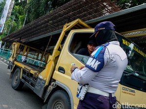 Truk Obesitas Diberantas, Biaya Logistik Bisa Melonjak