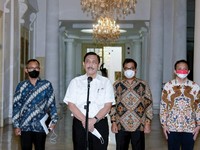 Psst.. Jokowi Tiba-tiba Dapat Kabar Bahagia dari Luhut Nih!