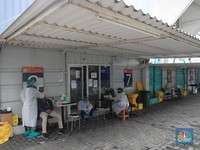 Lolos Jalan-jalan Saat Positif, Ada Peluang Covid Pesta Lagi