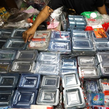 Efek Perang Ukraina Sampai Jakarta, Harga Plastik Beterbangan