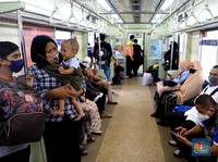 Uraa! Naik KRL Kini Tak Lagi Jaga Jarak, Tanda 