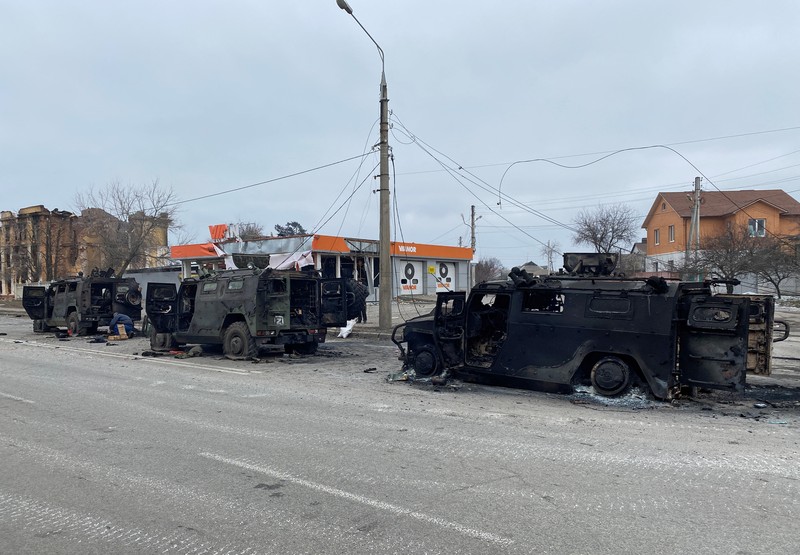 Tank Rusia yang hangus terlihat, di tengah serangan Rusia ke Ukraina, di wilayah Sumy, Ukraina Tank Rusia yang hangus terlihat, di tengah serangan Rusia ke Ukraina, di wilayah Sumy, Ukraina, Senin (7/3/2022). (Irina Rybakova/Press service of the Ukrainian Ground Forces/Handout via REUTERS)