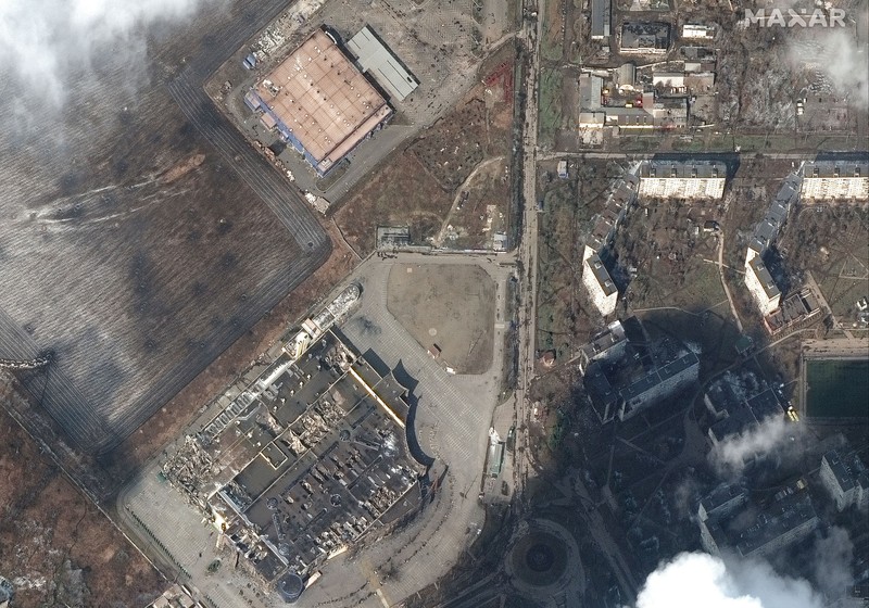 Citra satelit Kondisi di Mariupol, Ukraina Usai Serangan Rusia ke Ukraina Citra satelit menunjukkan toko kelontong dan pusat perbelanjaan yang rusak parah usai serangan Rusia di Mariupol, Ukraina, Rabu (9/3/2022). (Satellite image ©2022 Maxar Technologies via AP)