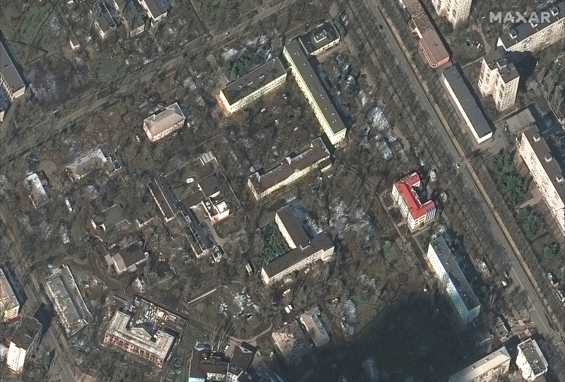Citra satelit Kondisi di Mariupol, Ukraina Usai Serangan Rusia ke Ukraina Citra satelit menunjukkan toko kelontong dan pusat perbelanjaan yang rusak parah usai serangan Rusia di Mariupol, Ukraina, Rabu (9/3/2022). (Satellite image ©2022 Maxar Technologies via AP)