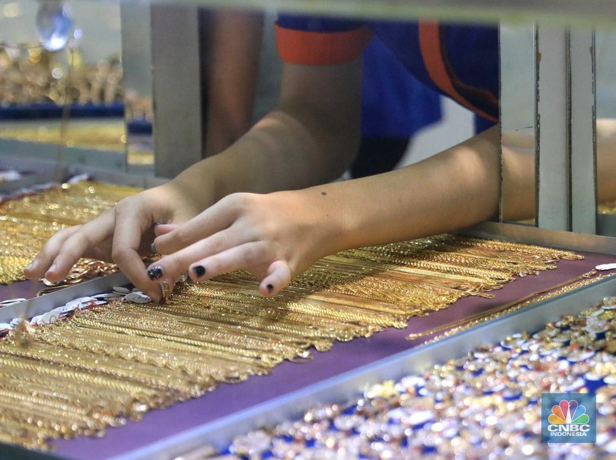 Harga Emas Tembus Rekor, Influencer Malaysia Borong 15 Kg Emas Secara Tunai