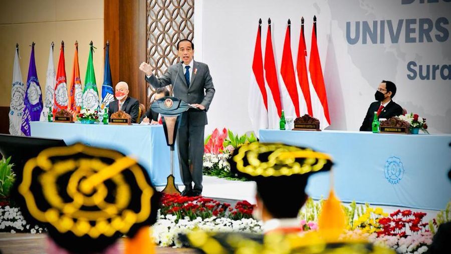 Presiden Joko Widodo (Jokowi) Saat Sidang Terbuka Senat Akademik Dies Natalis ke-46 UNS. (Foto: Laily Rachev - Biro Pers Sekretriat Presiden)