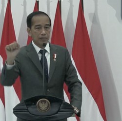Jokowi Kumpulkan Gubernur, Beri Arahan Soal Covid Sampai IKN!