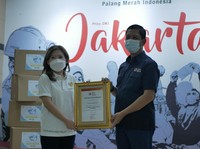 Rupiah Cepat Bagikan 500 Paket Kesehatan Lewat PMI