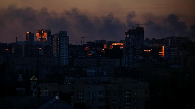 Ledakan di Kiev, Ibu Kota Ukraina. (REUTERS/GLEB GARANICH)