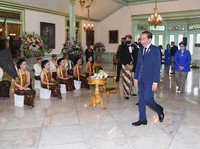 Jokowi Hadiri Pengukuhan KGPAA Mangkunagoro X di Surakarta