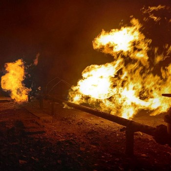 Penampakan Depot Gas Ukraina Terbakar Dihantam Rudal Rusia