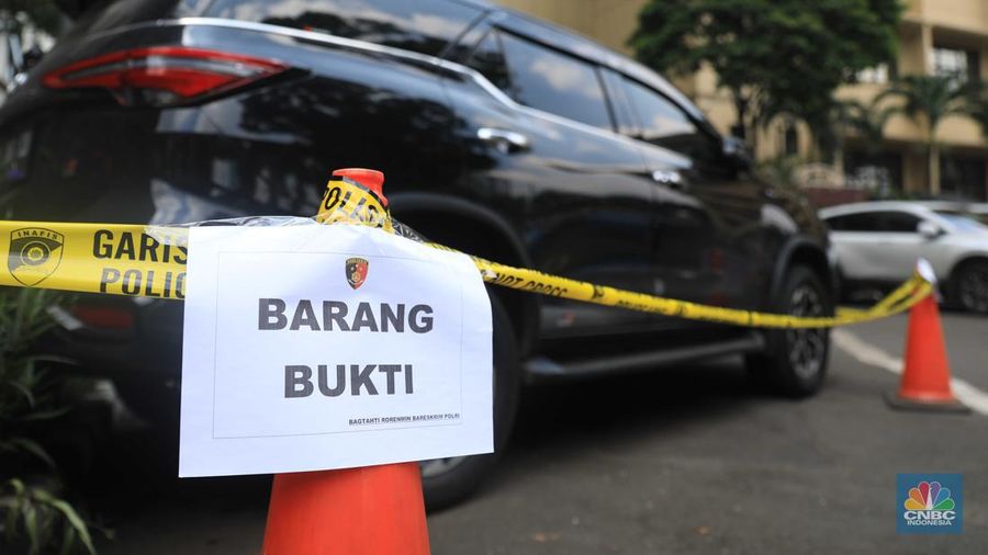 Kendaraan sitaan Doni Salmanan di Bareskrim (CNBC Indonesia/Muhammad Sabki)