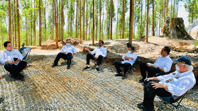 Presiden Jokowi bersama Meteri lainnya bertenda di IKN (Dok: Biro Pers Sekretariat Presiden)